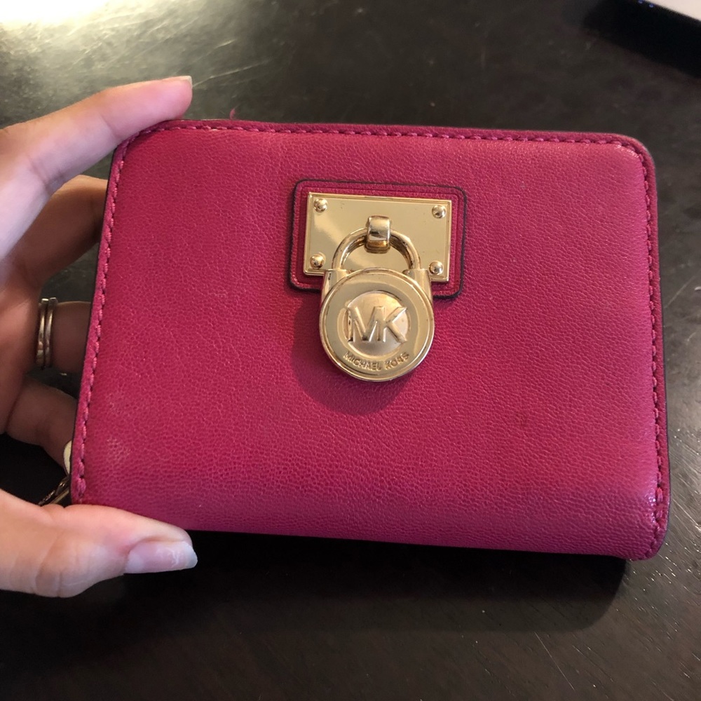Hot pink Michael Kors Wallet in great condition